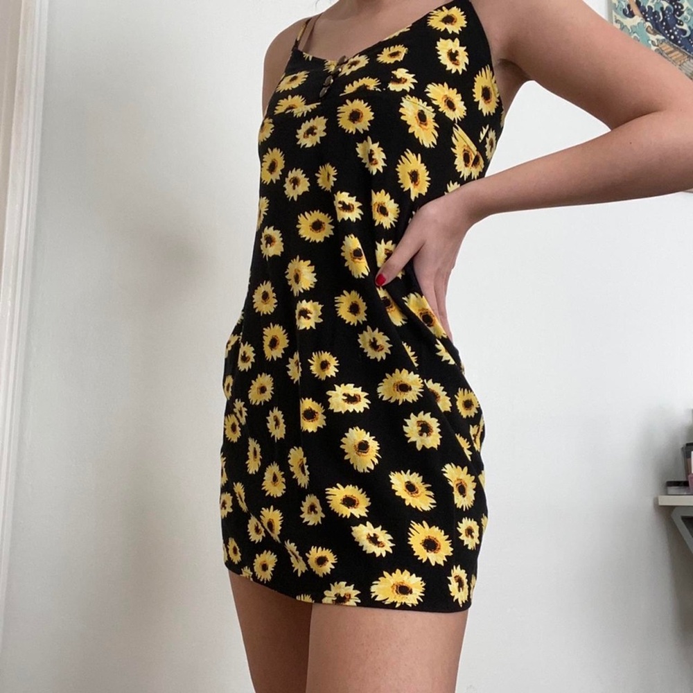 UO Sunflower Print Mini Dress Spring 2026 Size Large Babydoll